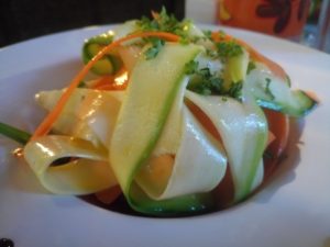 poisson thai salsa de légumes sucré salé languedoc guinguette la famourette